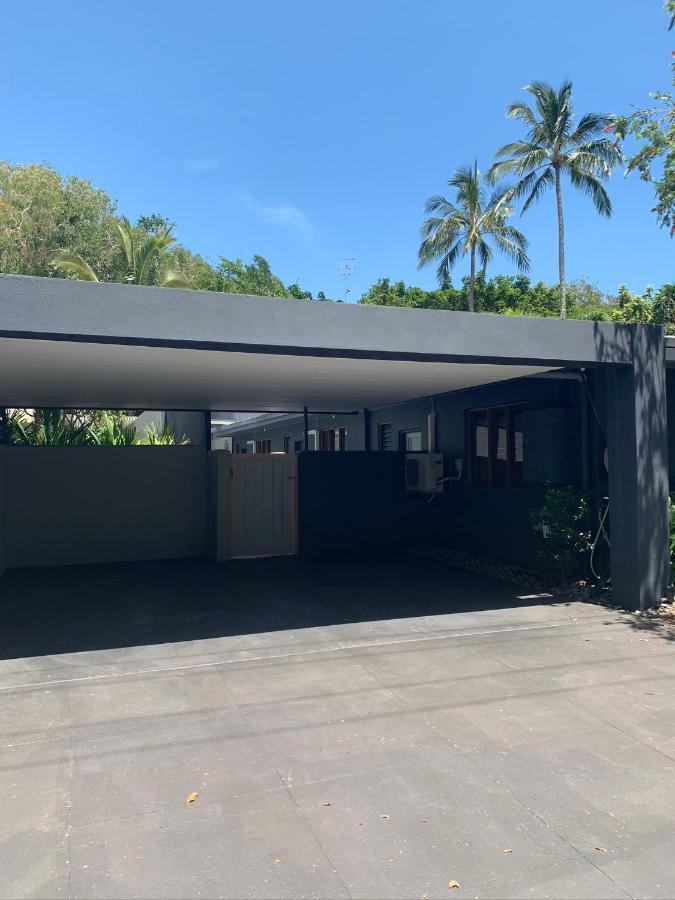 Beachside Apartment 1 With Plunge Pool ポートダグラス エクステリア 写真