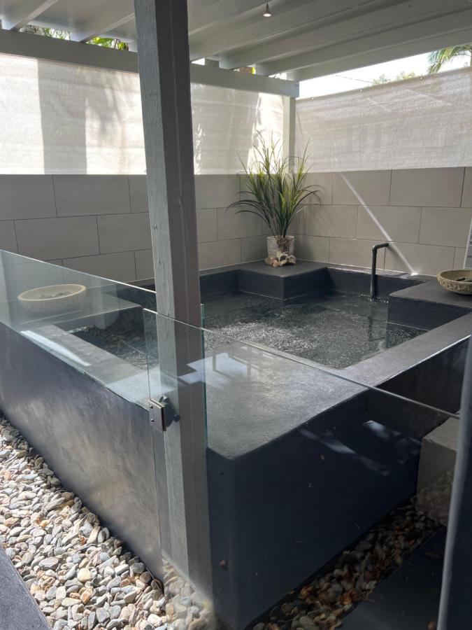 Beachside Apartment 1 With Plunge Pool ポートダグラス エクステリア 写真